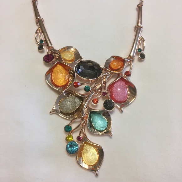 💕Gorgeous💕 Multi Color Necklace & Earrings Set - Picture 7 of 8